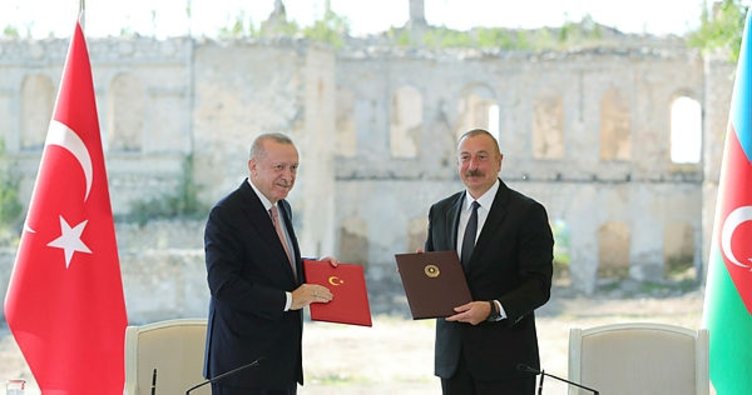 L’Azerbaïdjan et la Turquie signent la Déclaration de Choucha sur les relations d’alliance