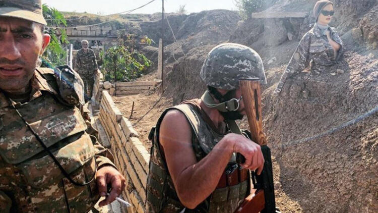 Ermenistan mevzilere cansız manken yerleştirdi