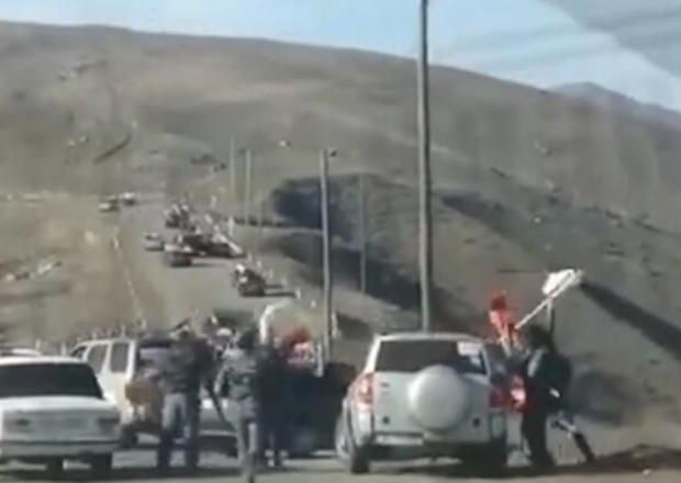 Из Степанакерта в Ереван едут десятки машин скорой помощи