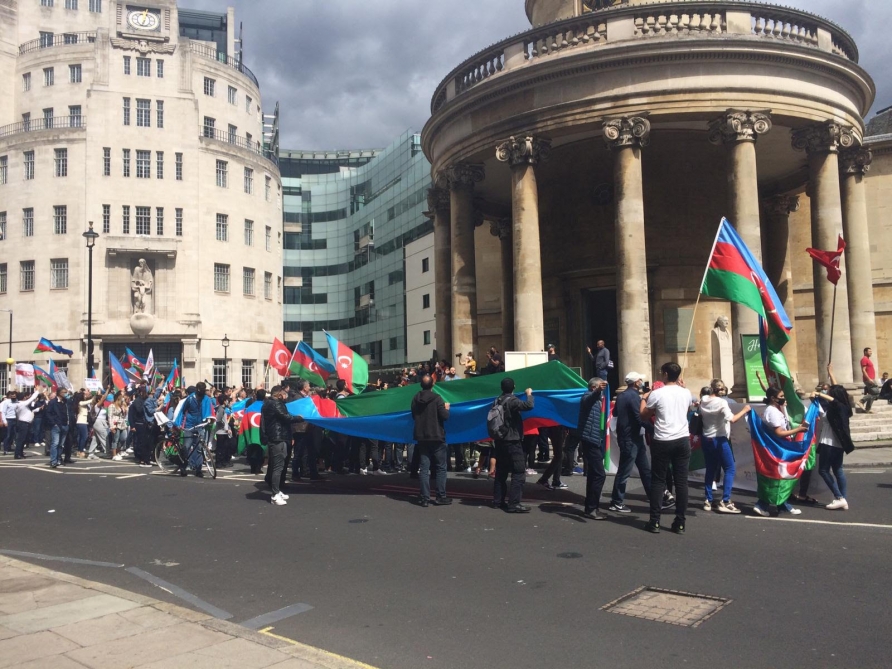 Une marche s'est tenue à Londres pour protester contre les récentes provocations militaires de l'Arménie contre l'Azerbaïdjan