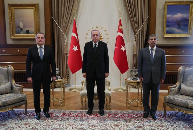 Le président turc reçoit les ministres azerbaïdjanais des Affaires étrangères etde la Défense
