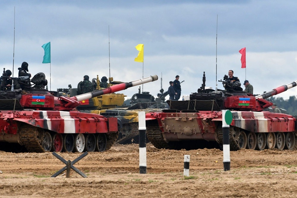  Azerbaijani tank crew members reach semi-finals of “Tank Biathlon” contest