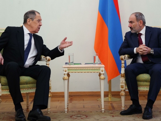 Армянские СМИ: «Лавров лично в Ереване принял капитуляцию от Пашиняна и Саркисяна»