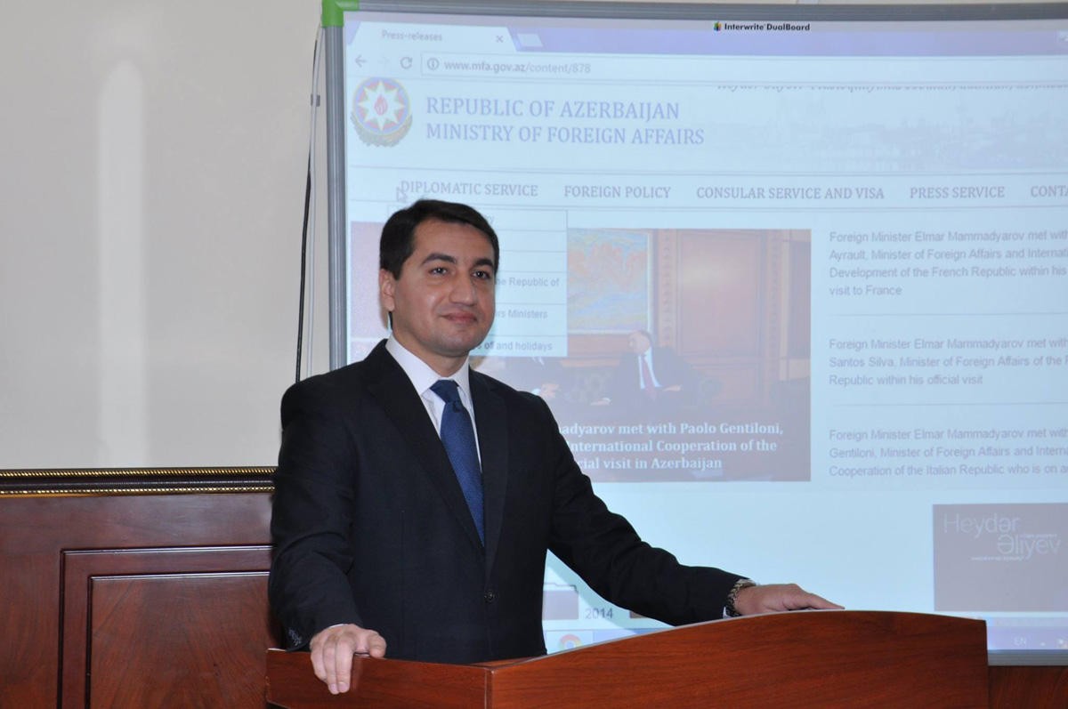 Хикмет Гаджиев: Проводя незаконную деятельность на оккупированных территориях Азербайджана, Армения нацелена на сохранение статус-кво