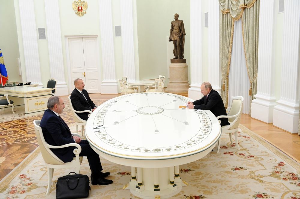 Trilateral meeting held between President Putin, President Aliyev, PM Pashinyan