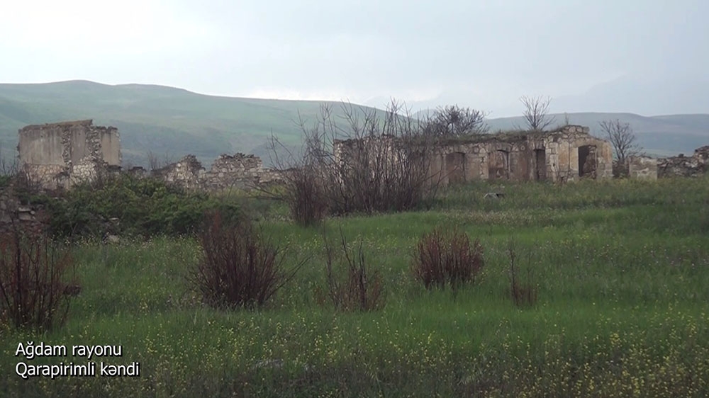 Le ministère de la Défense diffuse une vidéo du village de Garapirimli de la région d'Aghdam
