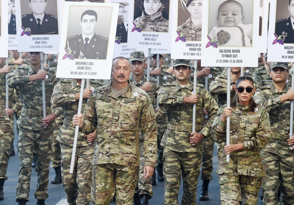 President, first lady take part in march to honor Azerbaijanis killed during second Karabakh war