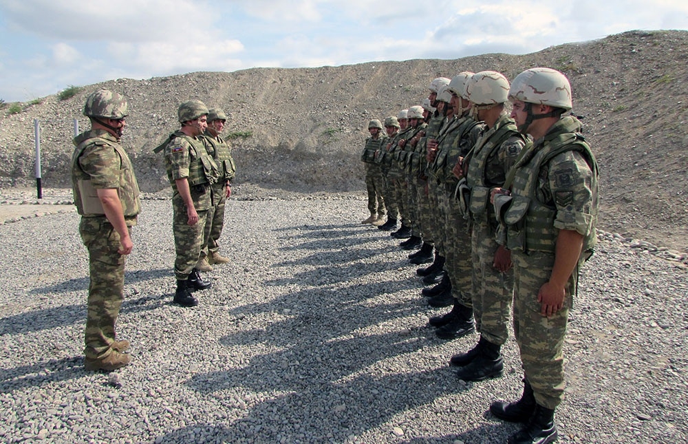 Military units in frontline zone inspected
