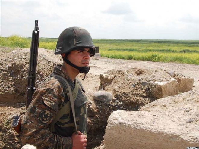 В Карабахе тяжело ранены двое армянских солдат