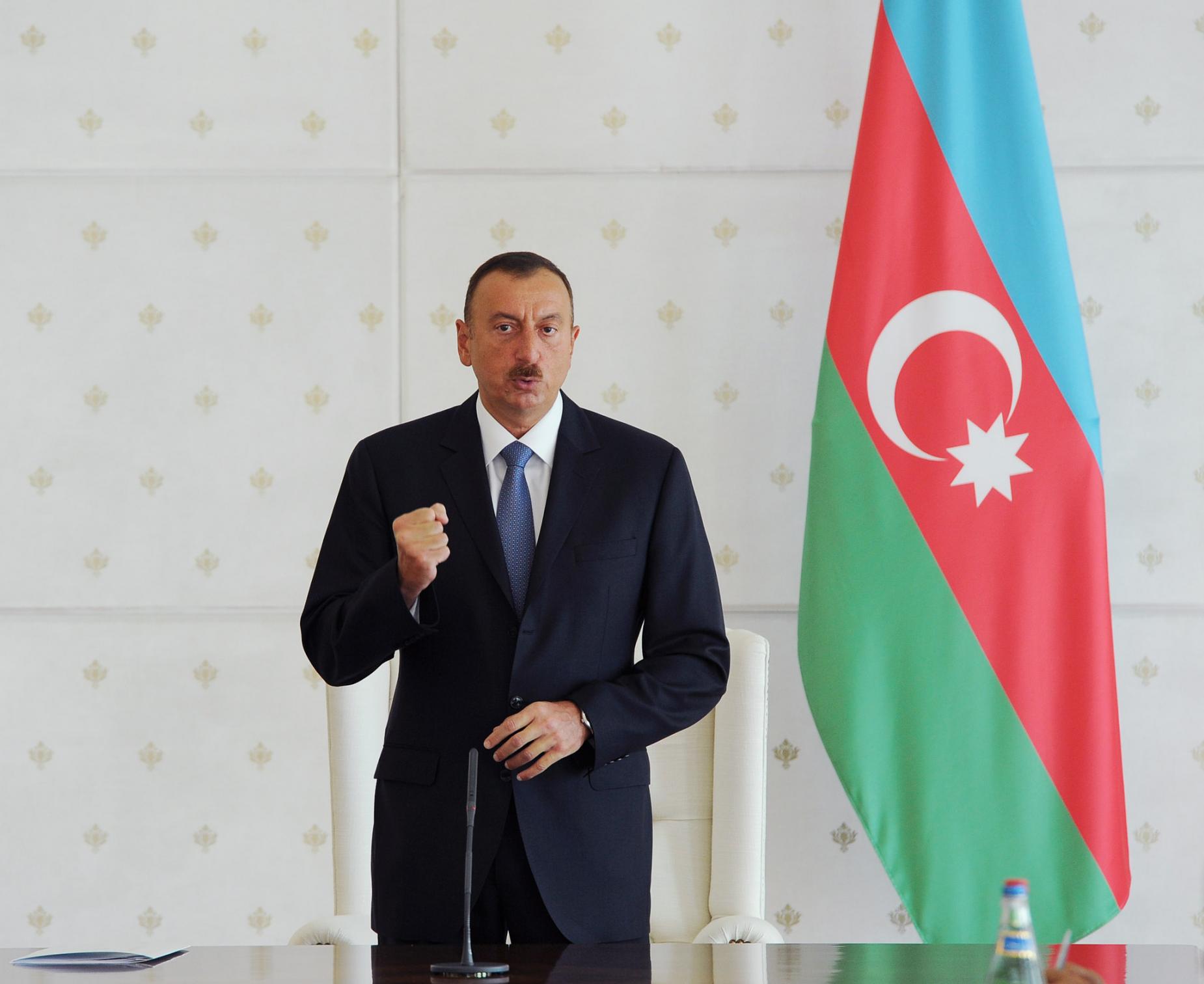 Президент Ильхам Алиев: Азербайджан наращивает и будет наращивать свою военную мощь