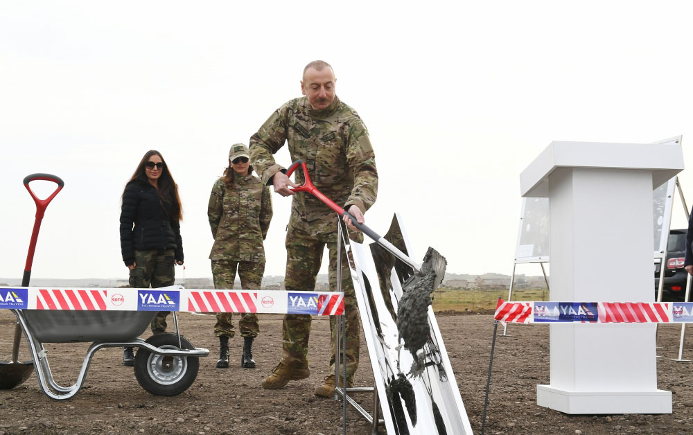 Президент Ильхам Алиев заложил фундамент дороги Физули-Шуша и аэропорта в Физулинском районе, посетил город Шуша