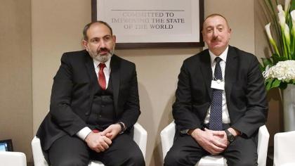 Aliyev ve Paşinyan Davos'ta bir araya geldi