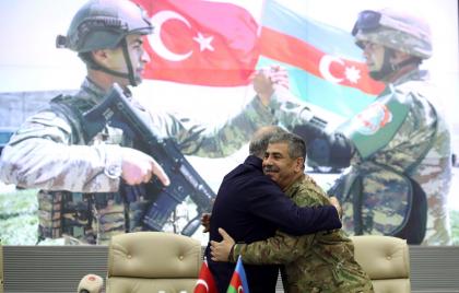 В минобороны Азербайджана прошла встреча с министром обороны и другими высокопоставленными военными Турции