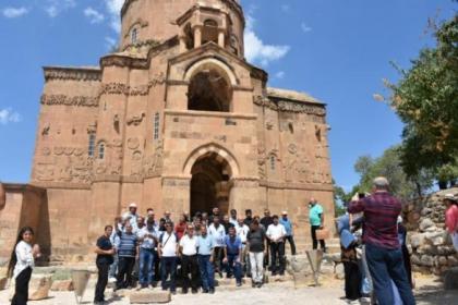  Удины из Азербайджана освободили от армян албанскую церковь в Турции 