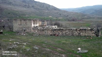 Le ministère de la Défense diffuse une vidéo du village de Bakhtiyarly de la région de Goubadly 