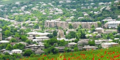В армянском городе Берд паника: власти эвакуируют женщин и детей