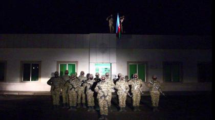 В освобожденном от оккупации Лачинском районе поднят азербайджанский флаг