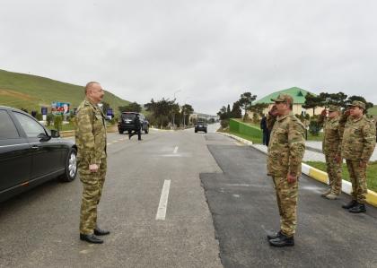 Le président Ilham Aliyev visite un siège des forces spéciales du Ministère de la Défense