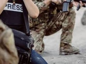 Азербайджанские и иностранные журналисты попали под обстрел армян