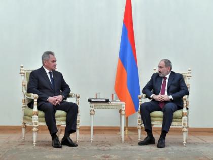 Шойгу приехал в Ереван с большой программой Путина