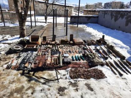 В Шуше нашли брошенные армянами оружие и боеприпасы