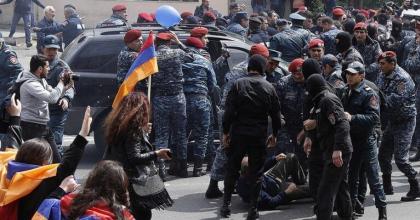 Yerevanda aksiyalar keçirilir: 10-a yaxın şəxs saxlanılıb