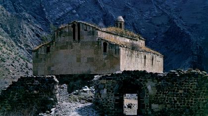 Laçin’de Akoğlan mabedi. Zeyve köyü. VI yüzyıl