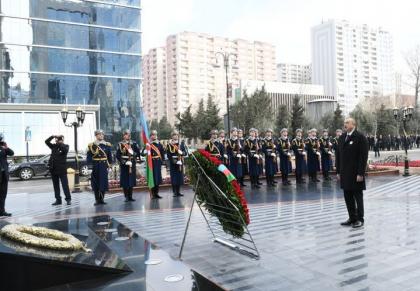 Azerbaijani president visits memorial to Khojaly tragedy victims