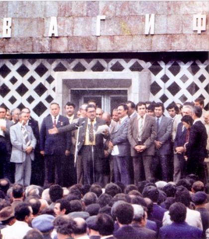 Opening ceremony of the tomb to M.P. Vagif.  1982,  Shusha