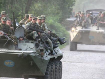 Начался марш российских военных в Нагорный Карабах и Лачинский коридор