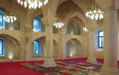 В Шуше восстанавливают три исторические мечети