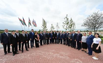 Президент Ильхам Алиев принял участие в церемонии, посвященной началу восстановления города Агдам, встретился с представителями общественности района 